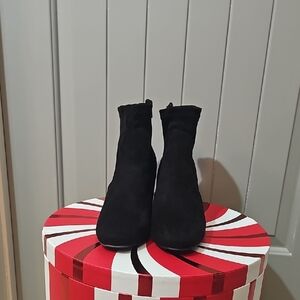 Elegant Black Velvet Women's Ankle Boots